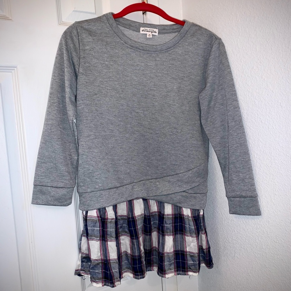 Long Sleeve Pullover Shirt w/plaid trim (KIDS M)